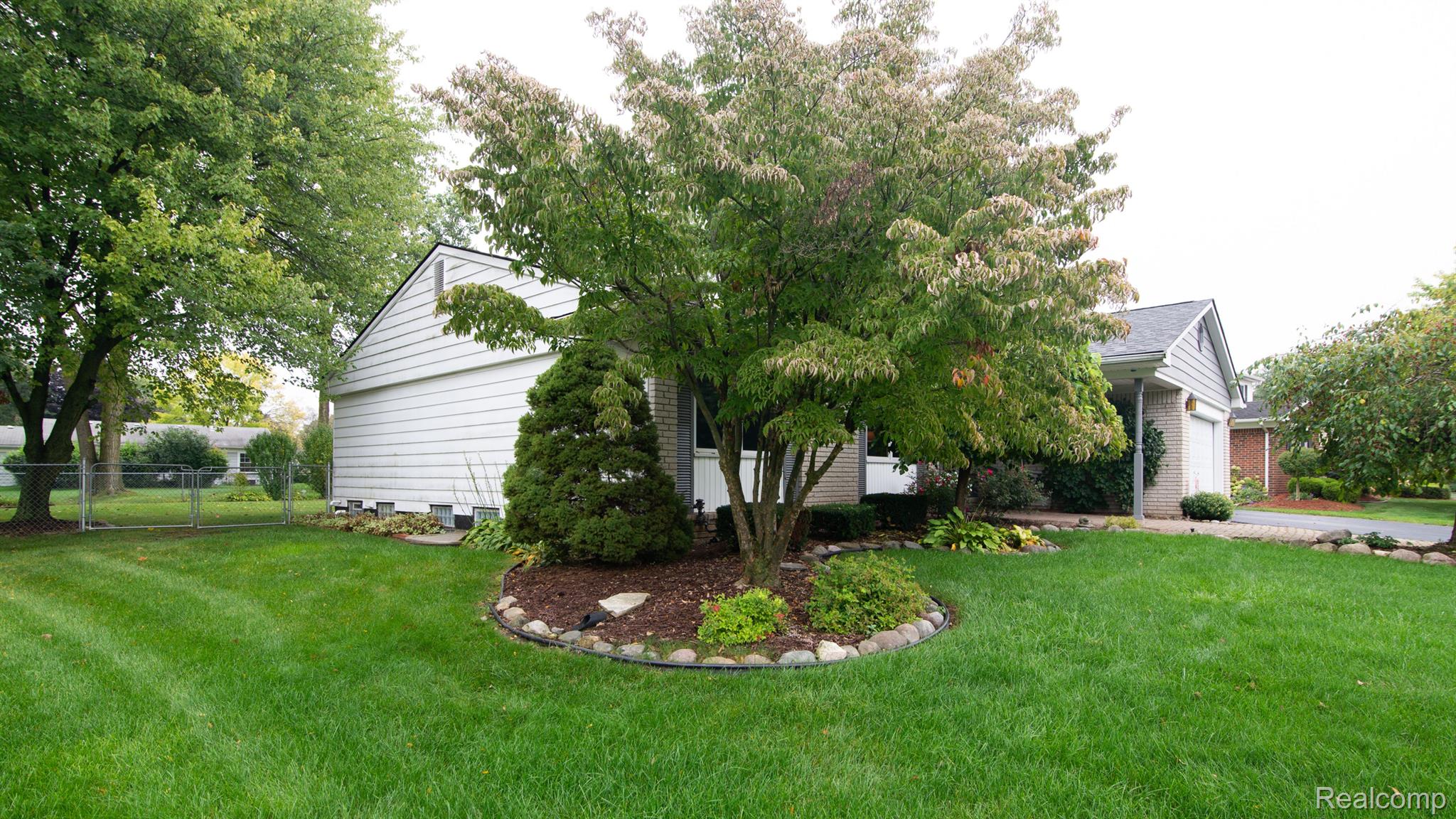 22608 Deerfield Road Novi, MI 48375 - Photo 5 of 69 Gallery Image 5