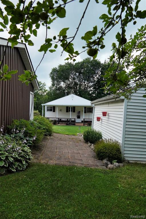1295 Hadley Road Lapeer, MI 48446 - Photo 12 of 56