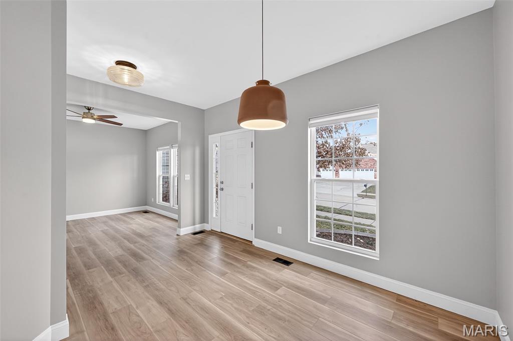 1290 Shorewind Trail St. Charles, MO 63303 - Photo 4 of 48