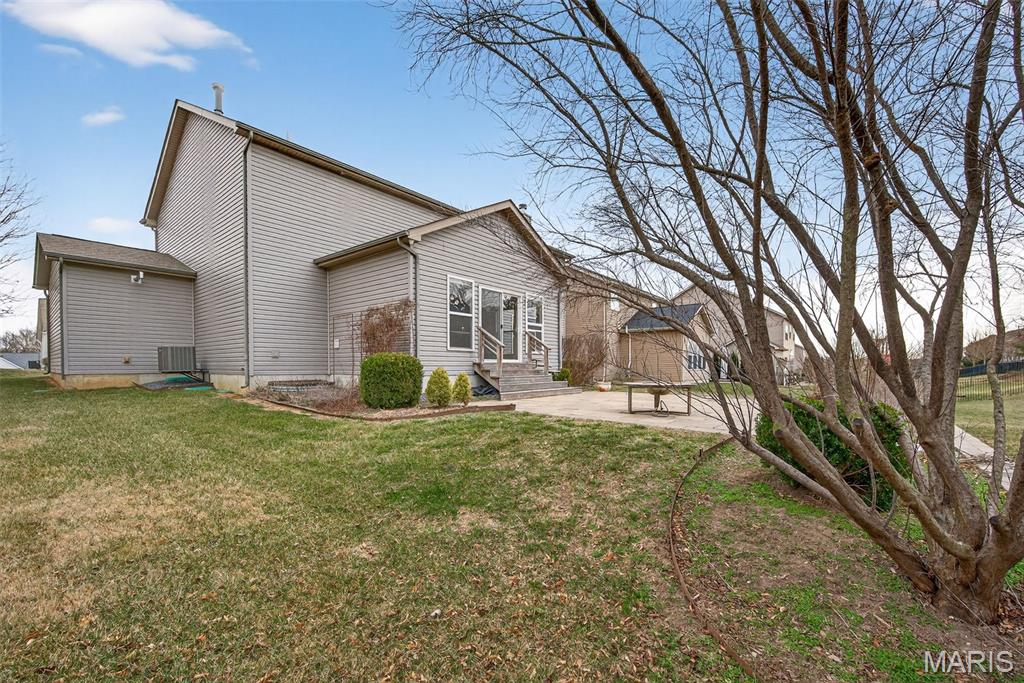 1290 Shorewind Trail St. Charles, MO 63303 - Photo 41 of 48