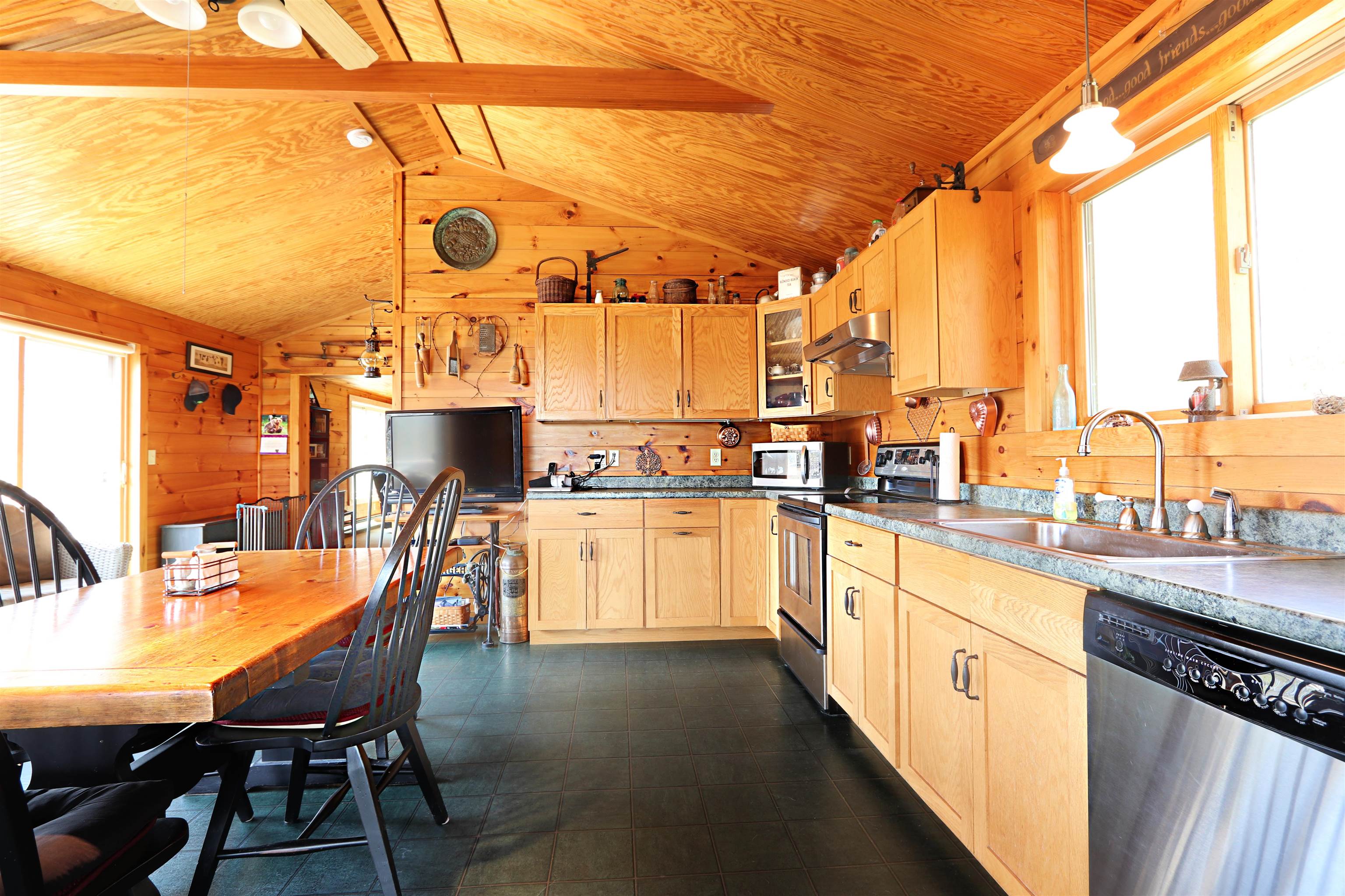 429 Whitehill Road Ryegate, VT 05042 - Photo 8 of 37
