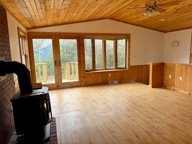 $179,900 | 17 West Linwood Avenue, Oshkosh, WI 54901