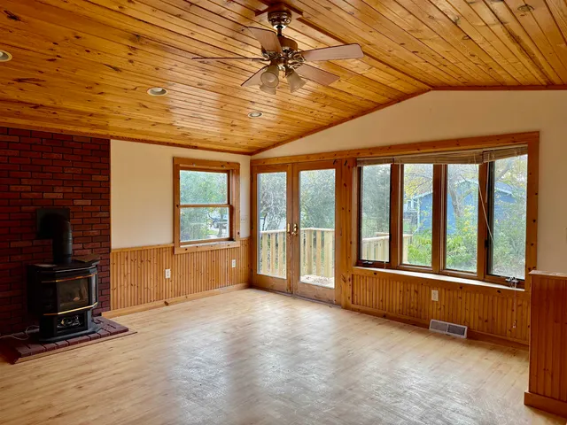 $179,900 | 17 West Linwood Avenue, Oshkosh, WI 54901