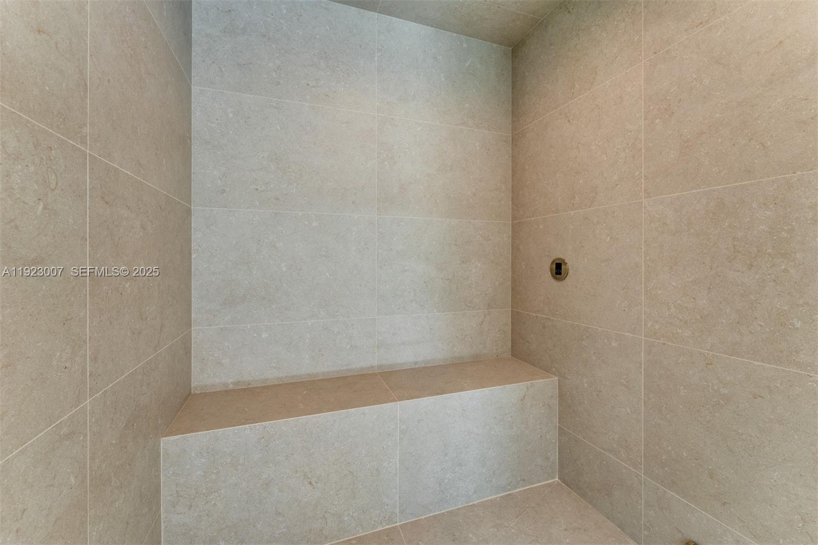 6840 Southwest 92nd Street Pinecrest, FL 33156 - Photo 14 of 42 a bathroom with a bathtub