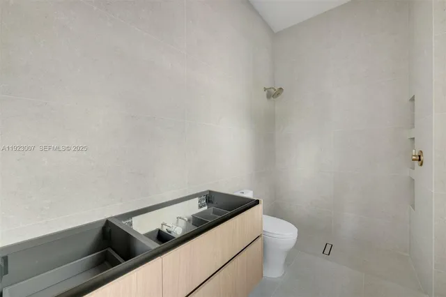 $9,950,000 | 6840 Southwest 92nd Street, Pinecrest, FL 33156