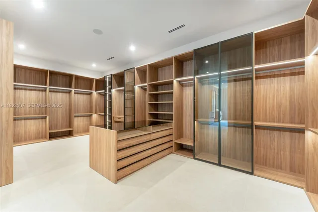 a view of empty room with window