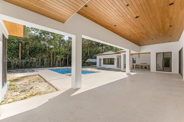 $9,950,000 | 6840 Southwest 92nd Street, Pinecrest, FL 33156
