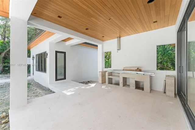 $9,950,000 | 6840 Southwest 92nd Street, Pinecrest, FL 33156