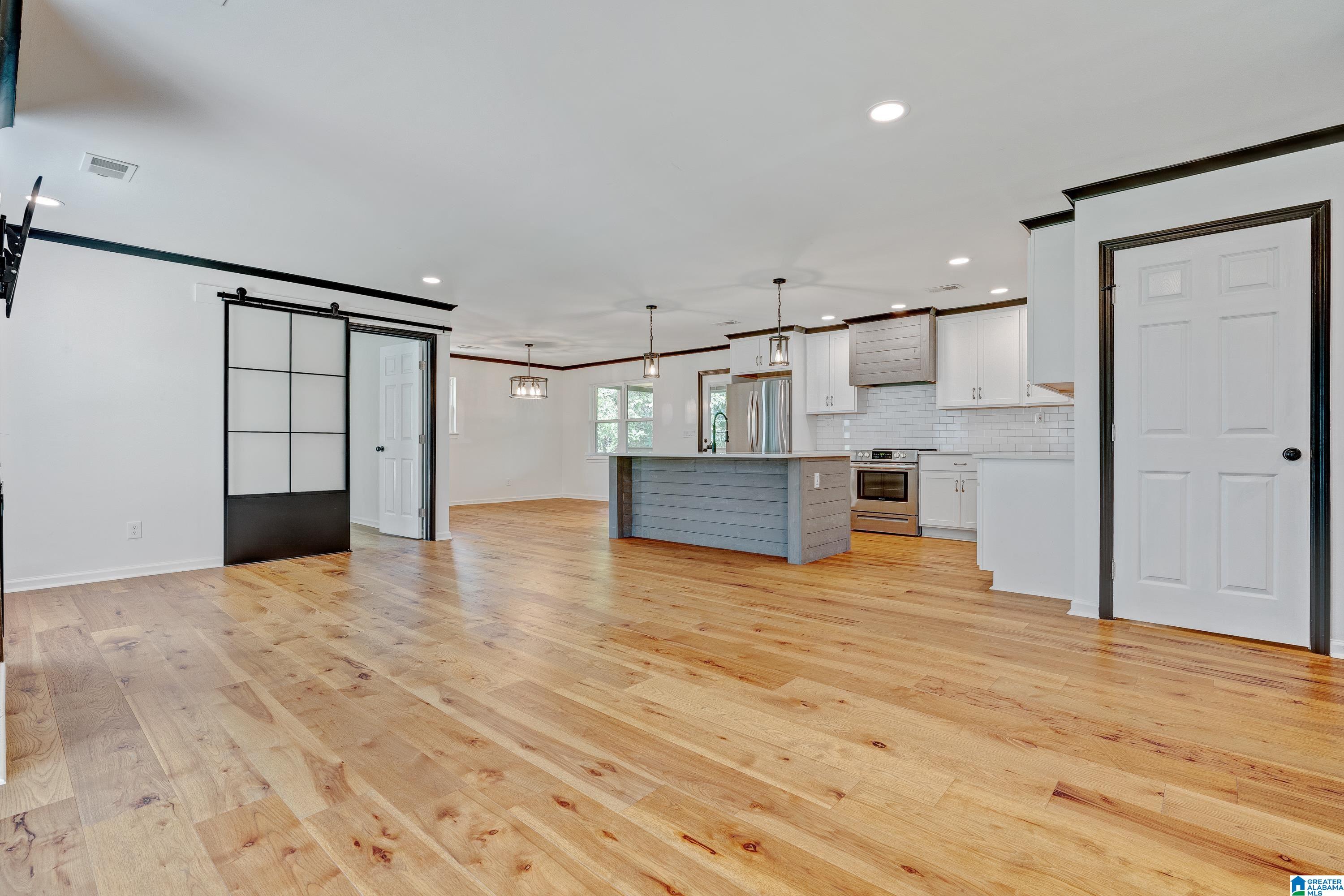 5804 Southhall Road Birmingham, AL 35213 - Photo 6 of 36