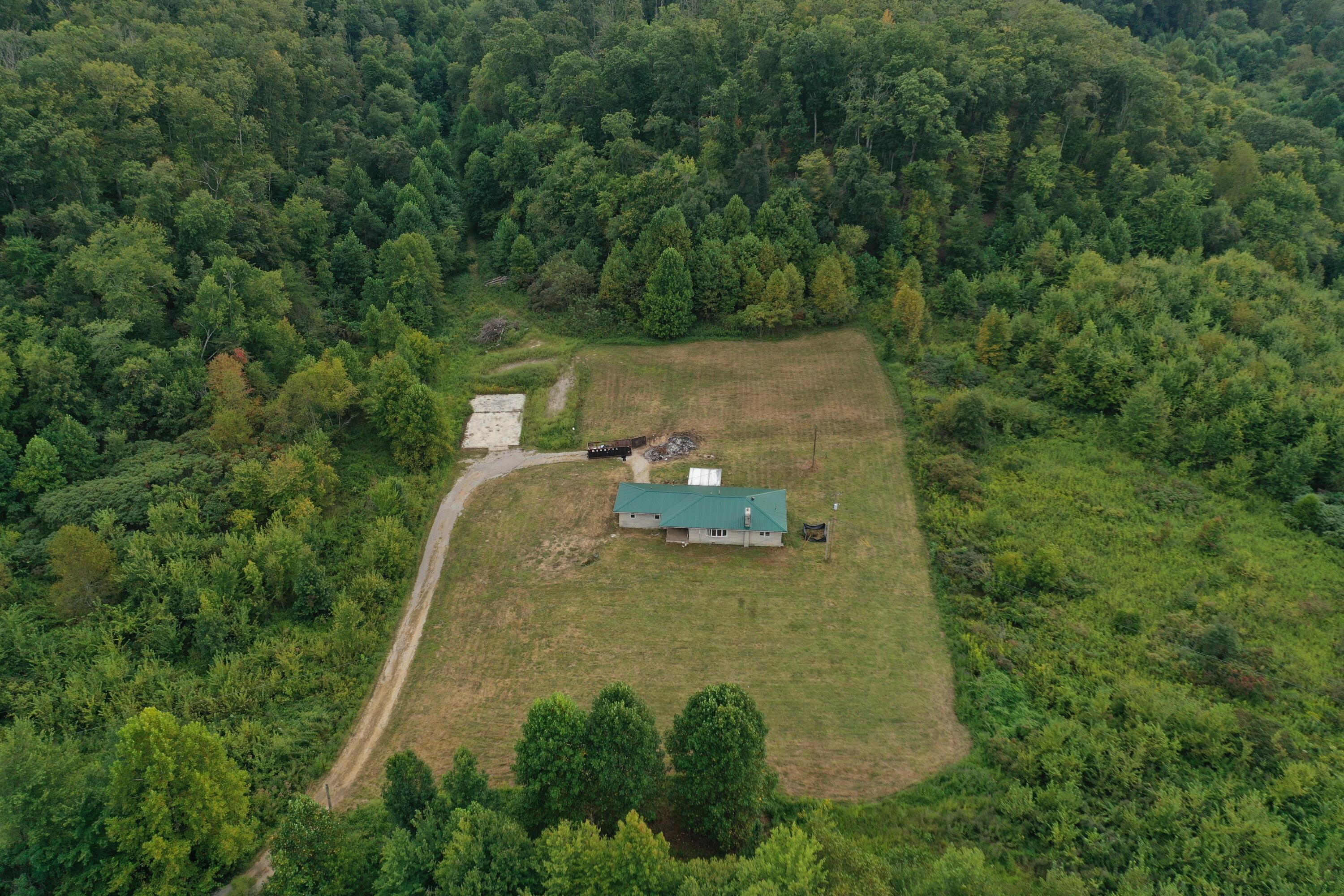 775 Reffitt Road Jeffersonville, KY 40337 - Photo 4 of 12 775 Reffitt Road, Jeffersonville, KY