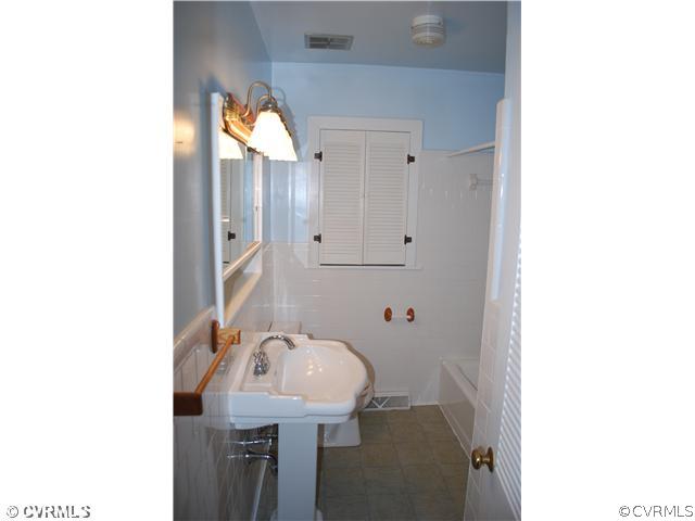 10815 Three Chopt Road Henrico, VA 23233 - Photo 6 of 12 Other - Full Bath with Tub/Shower