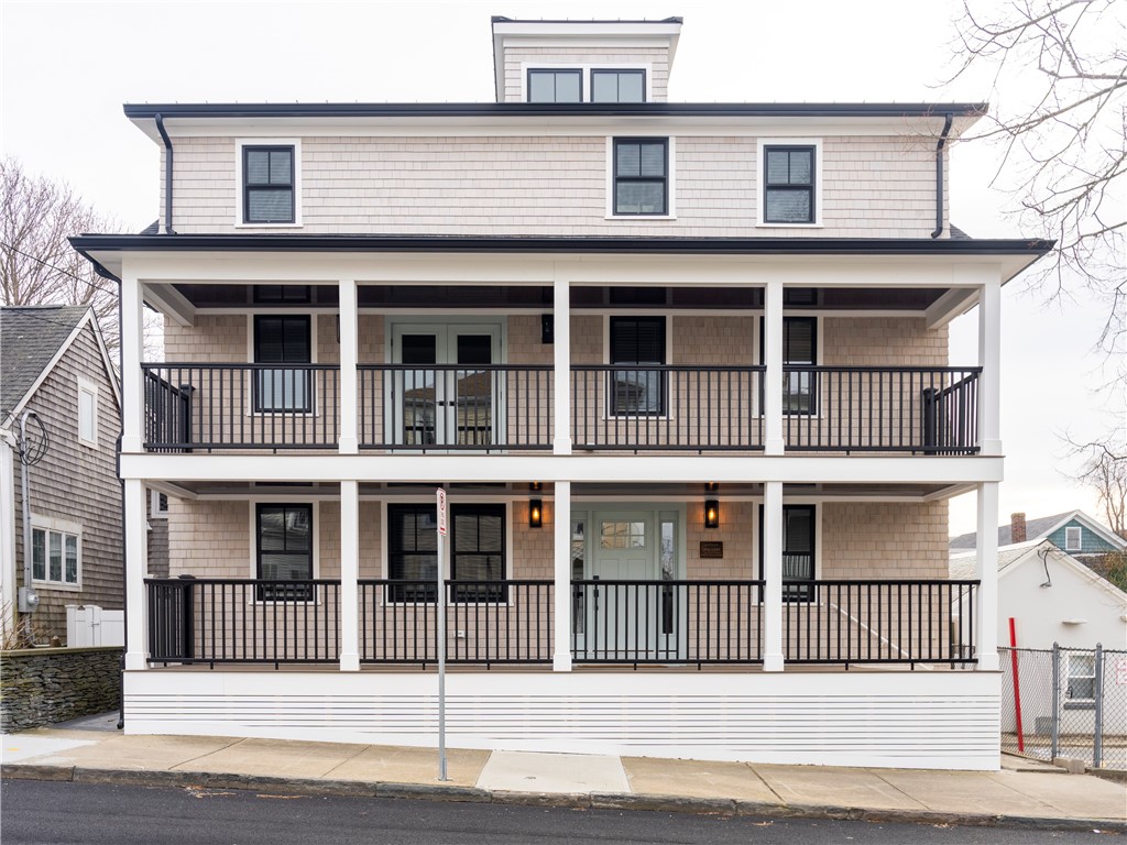 7 Dearborn Street, Unit 3 Newport, RI 02840 - Photo 1 of 16