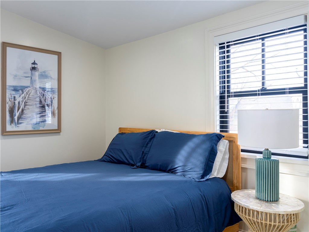 7 Dearborn Street, Unit 3 Newport, RI 02840 - Photo 13 of 16