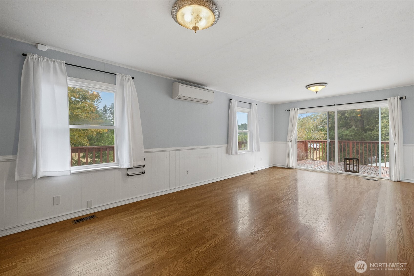 4125 Tracyton Beach Road Northwest Bremerton, WA 98310 - Photo 5 of 32 Gallery Image 5