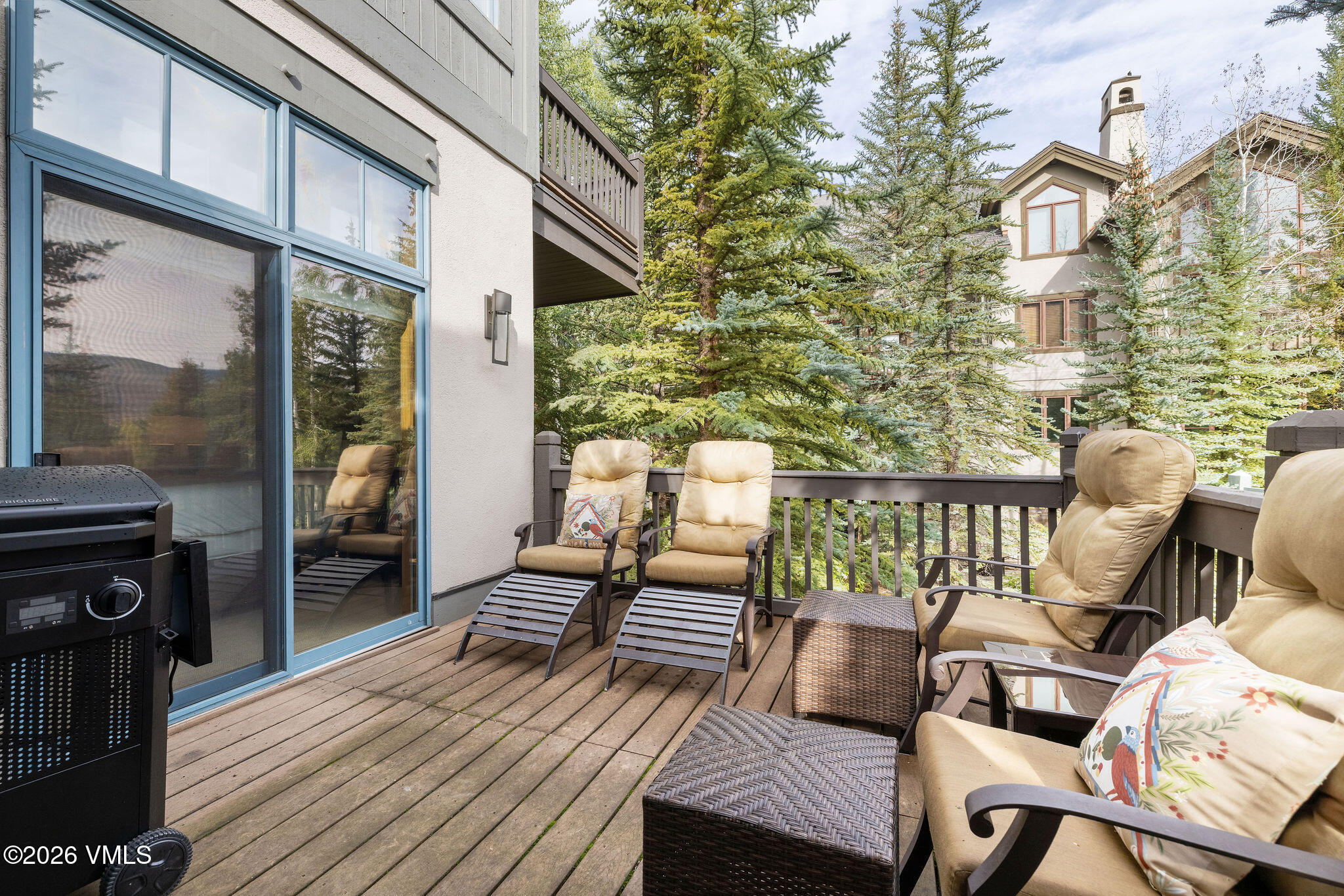 54 Cresta Road, Unit I2 Edwards, CO 81632 - Photo 7 of 19 2608_village_th_ironhorse_2_exterior_dec