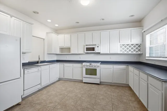 $2,100 | 17239 Chateau Pine Way, Clermont, FL 34711