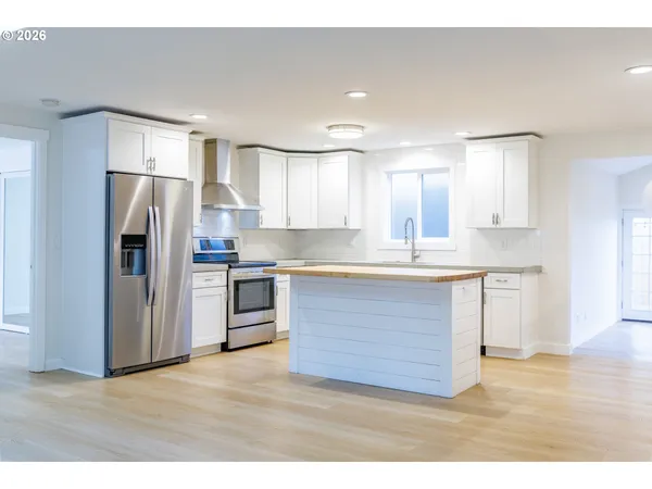 $685,000 | 1382 Northeast Drost Drive, Bend, OR 97701