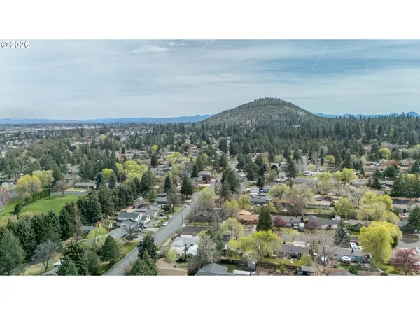 $685,000 | 1382 Northeast Drost Drive, Bend, OR 97701