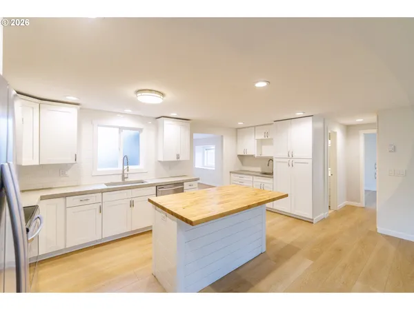 $685,000 | 1382 Northeast Drost Drive, Bend, OR 97701