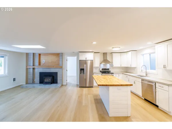 $685,000 | 1382 Northeast Drost Drive, Bend, OR 97701