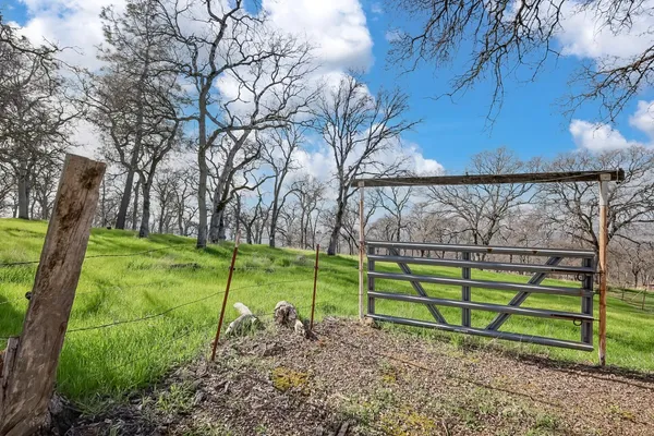 $449,000 | 211 Sunny Hills, Bangor, CA 95901