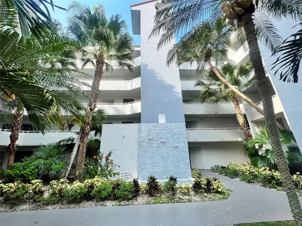 $2,195 | 8255 Southwest 152nd Avenue, Unit E209, Miami, FL 33193