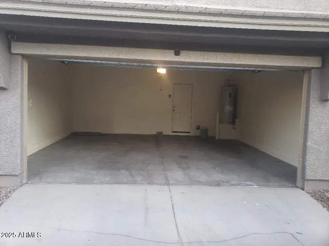 $2,400 | 5750 West Raymond Street, Phoenix, AZ 85043