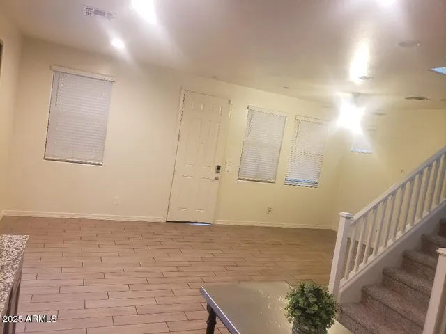 $2,400 | 5750 West Raymond Street, Phoenix, AZ 85043