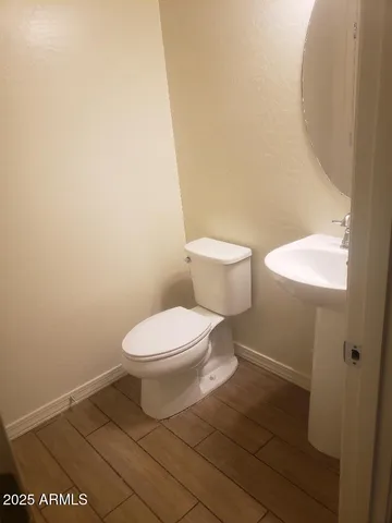 $2,400 | 5750 West Raymond Street, Phoenix, AZ 85043