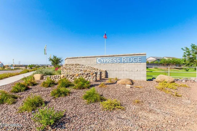 $2,400 | 5750 West Raymond Street, Phoenix, AZ 85043