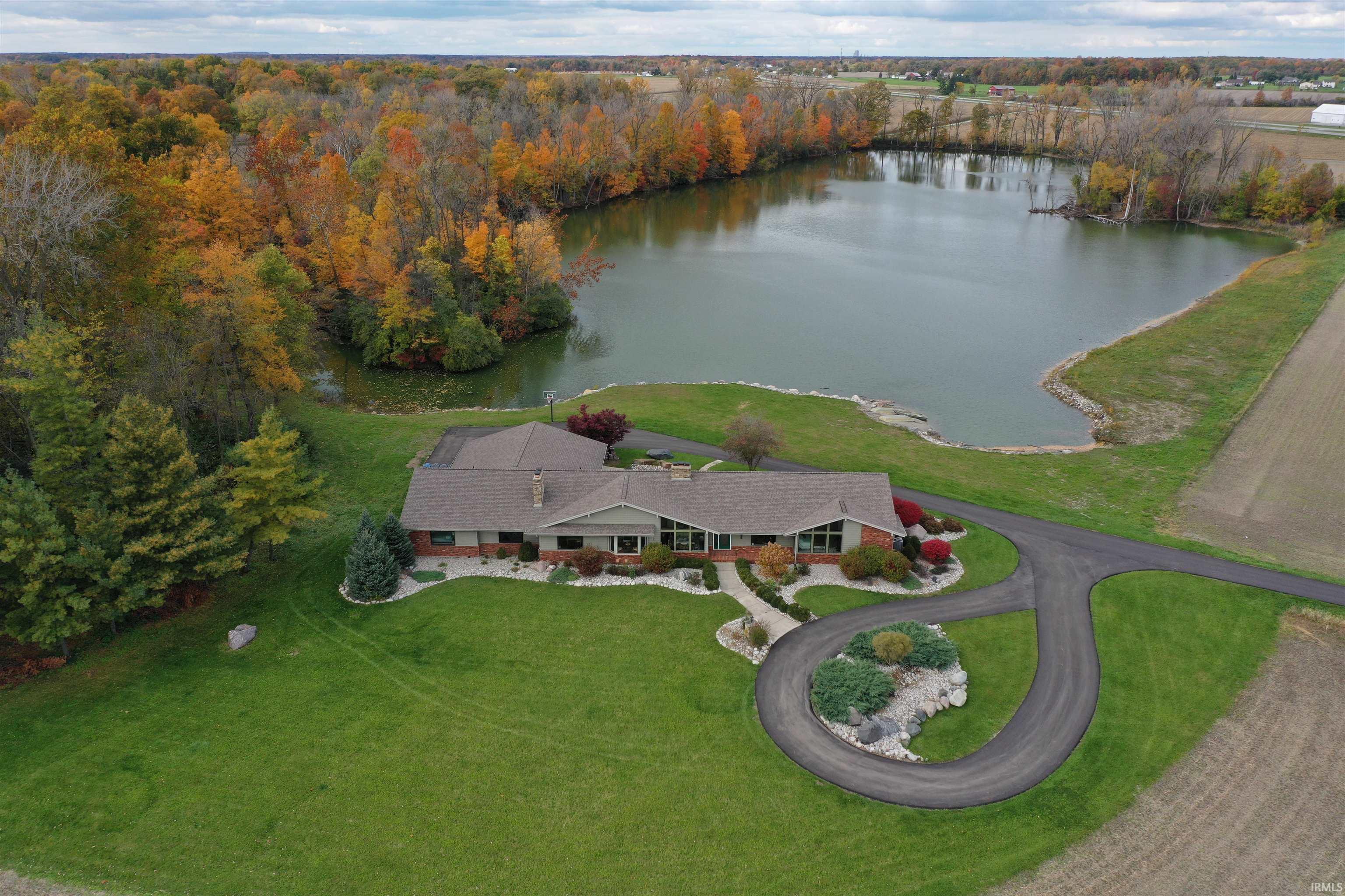 5933 Hoagland Road Fort Wayne, IN 46816 - Photo 2 of 31