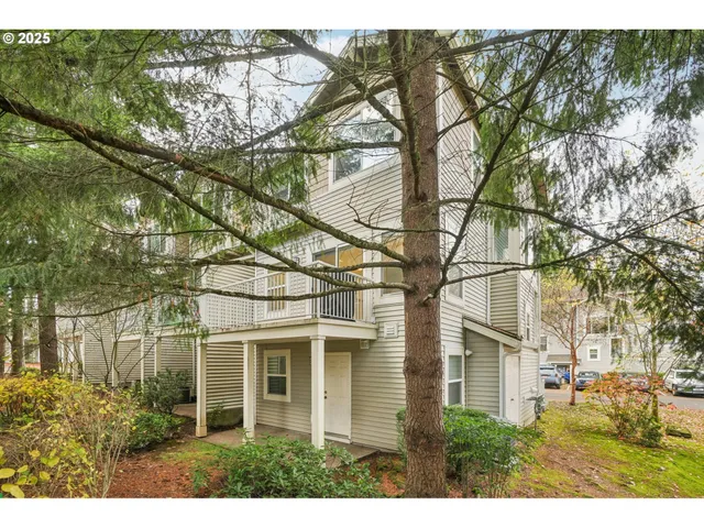 a view of a backyard with garden