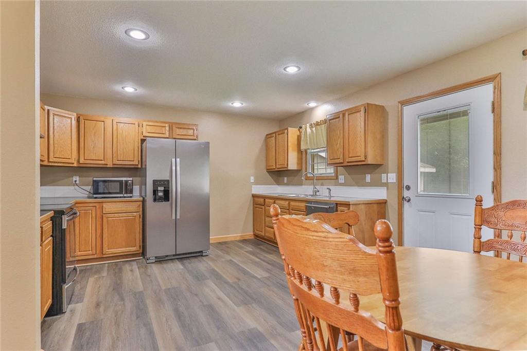 1003 South Ridgeway Street Caney, KS 67333 - Photo 5 of 19