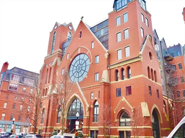 $710,000 | 2 Clarendon Street, Unit 204, Boston, MA 02116