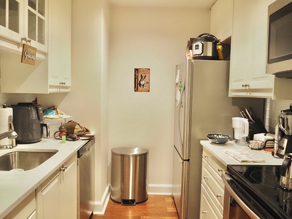 2 Clarendon Street, Unit 204 Boston, MA 02116 - Photo 10 of 13