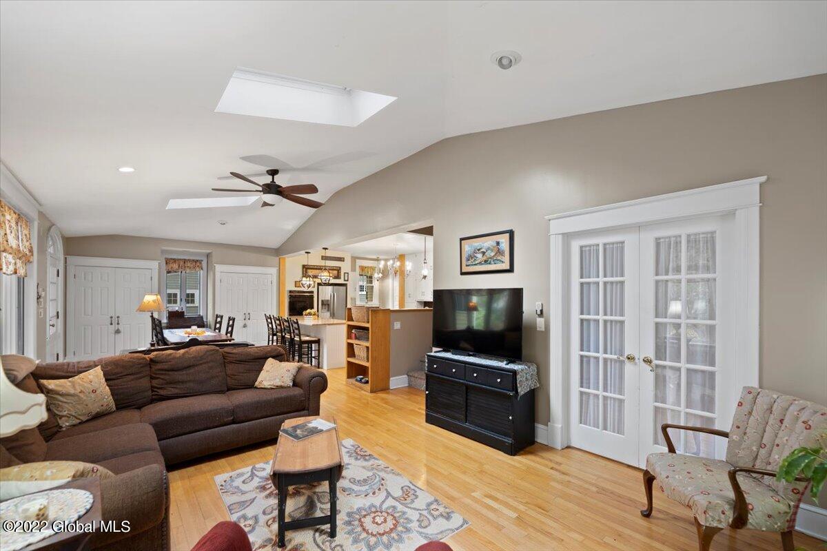 1175 Stratford Road Schenectady, NY 12308 - Photo 13 of 47 21-JUN04337
