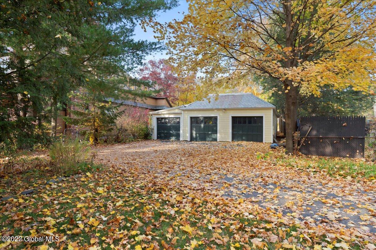 1175 Stratford Road Schenectady, NY 12308 - Photo 36 of 47 47-JUN04439