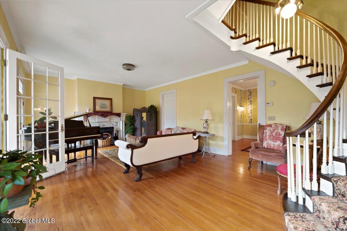 1175 Stratford Road Schenectady, NY 12308 - Photo 4 of 47 08-JUN04283