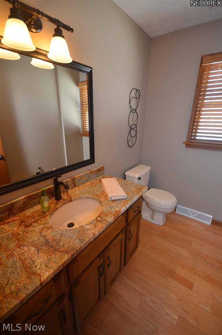 812 Bridge Road Akron, OH 44312 - Photo 8 of 25 Gallery Image 8