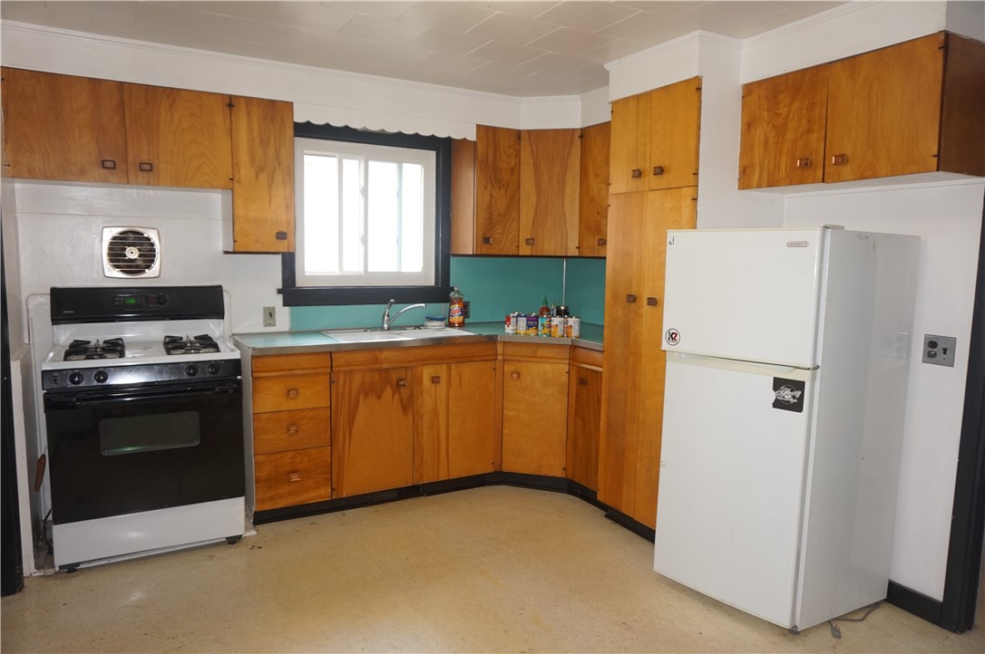 4271 Culver Road Irondequoit, NY 14622 - Photo 13 of 33