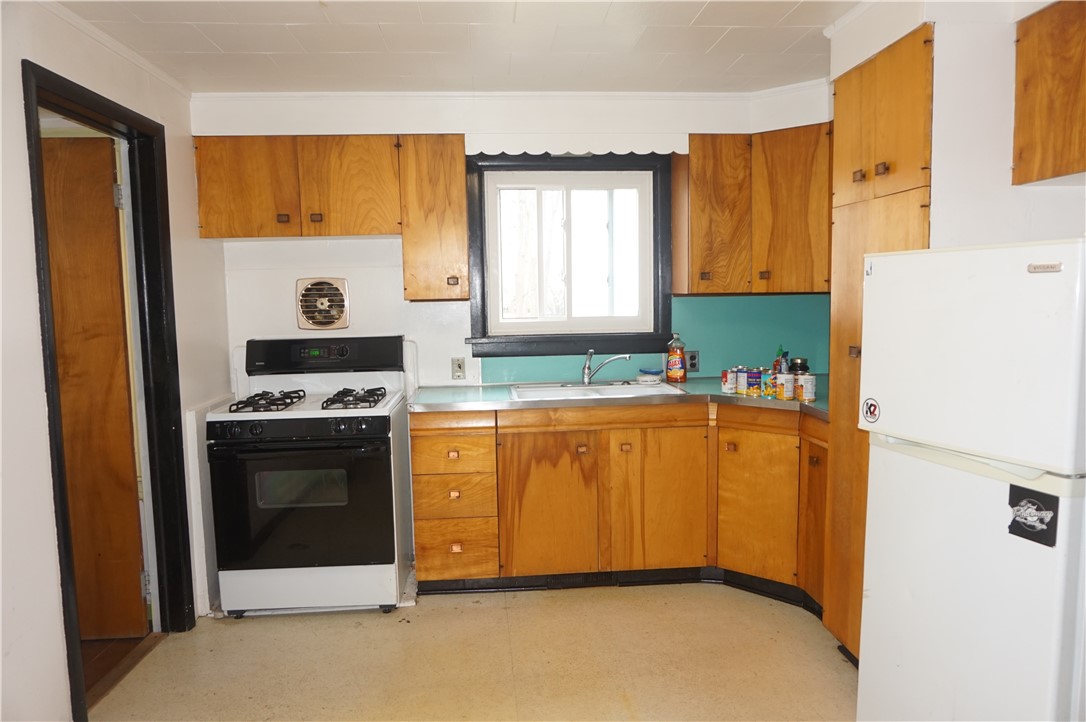 4271 Culver Road Irondequoit, NY 14622 - Photo 14 of 33