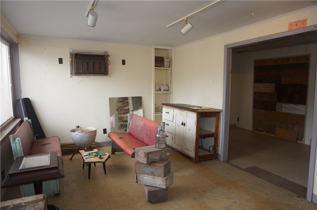 4271 Culver Road Irondequoit, NY 14622 - Photo 4 of 33