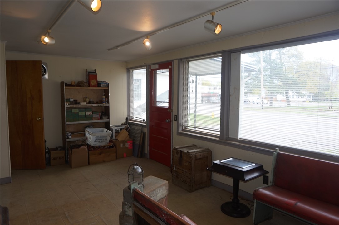 4271 Culver Road Irondequoit, NY 14622 - Photo 5 of 33