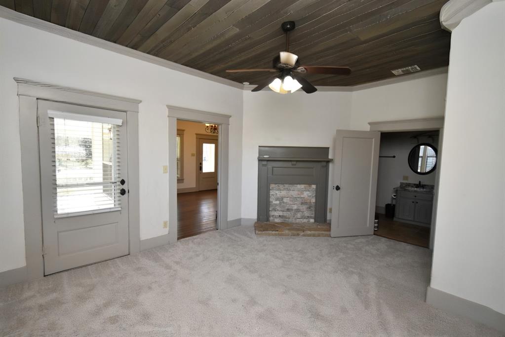 269 Holley Street Alba, TX 75410 - Photo 20 of 37 an empty room with closet and windows