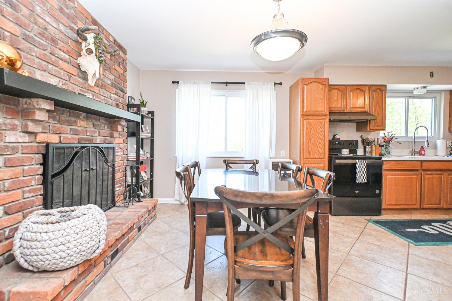 5820 Timely Terrace Cincinnati, OH 45233 - Photo 9 of 26