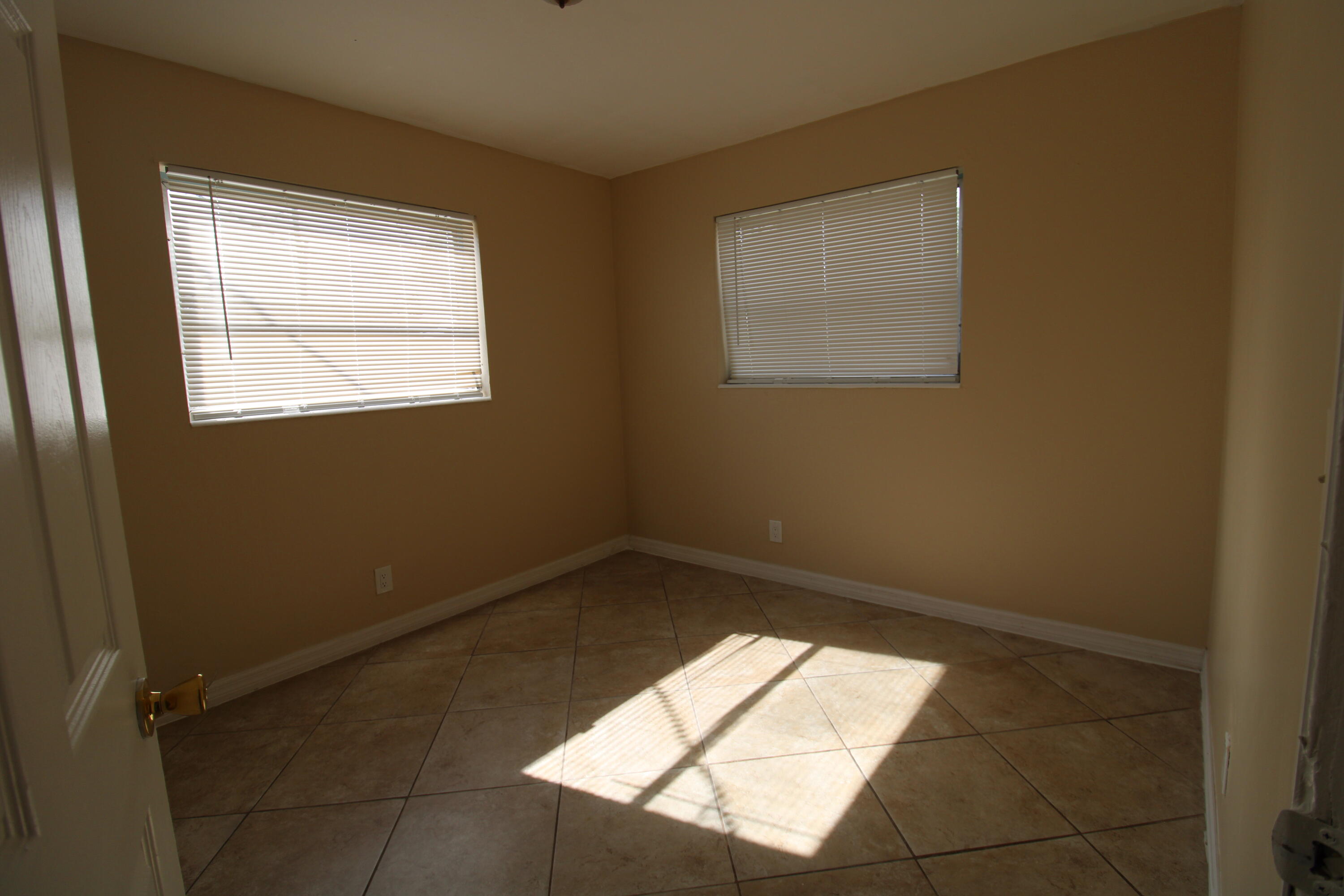 1580 Evergreen Court Riviera Beach, FL 33404 - Photo 18 of 19 IMG_0165