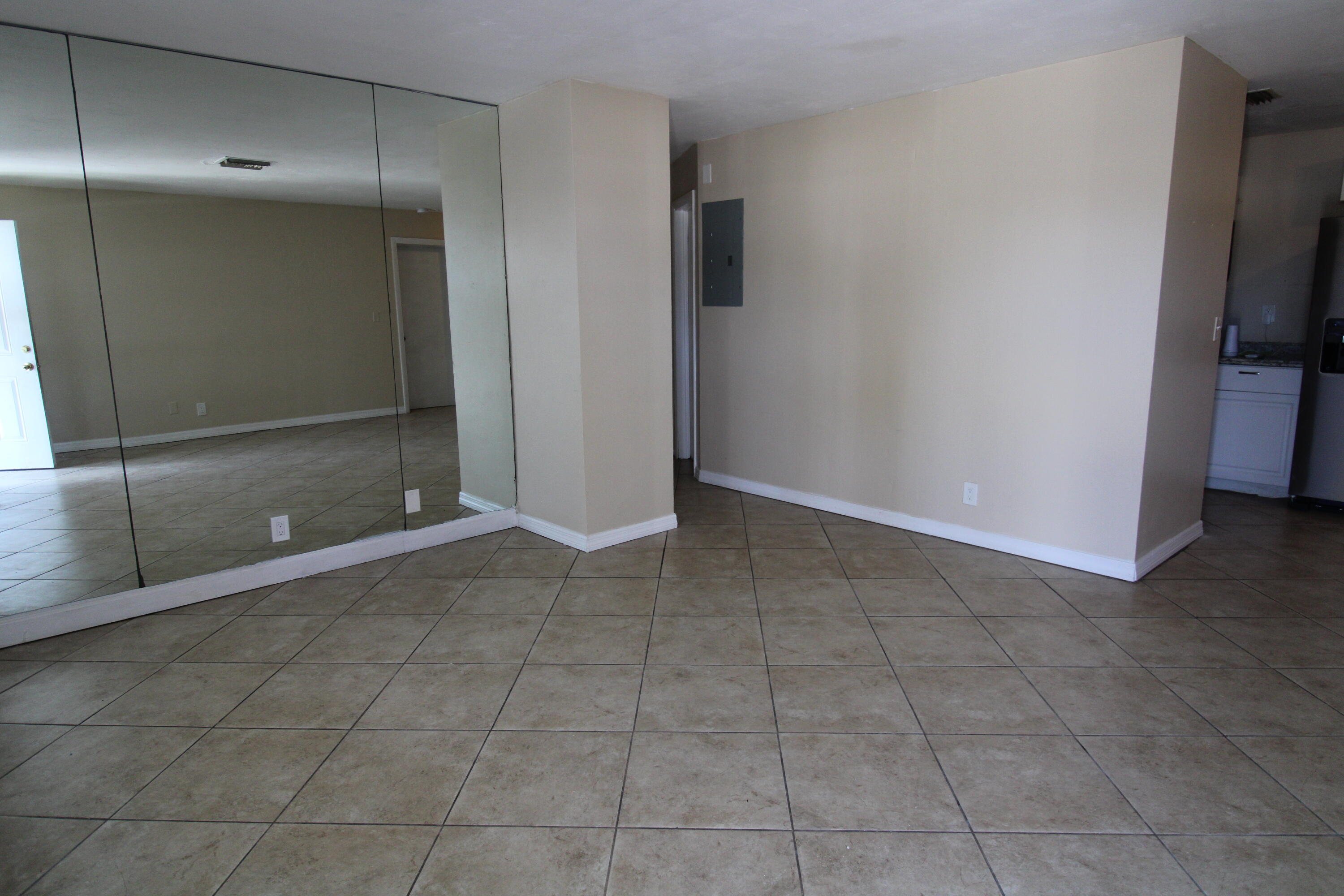 1580 Evergreen Court Riviera Beach, FL 33404 - Photo 6 of 19 IMG_0141