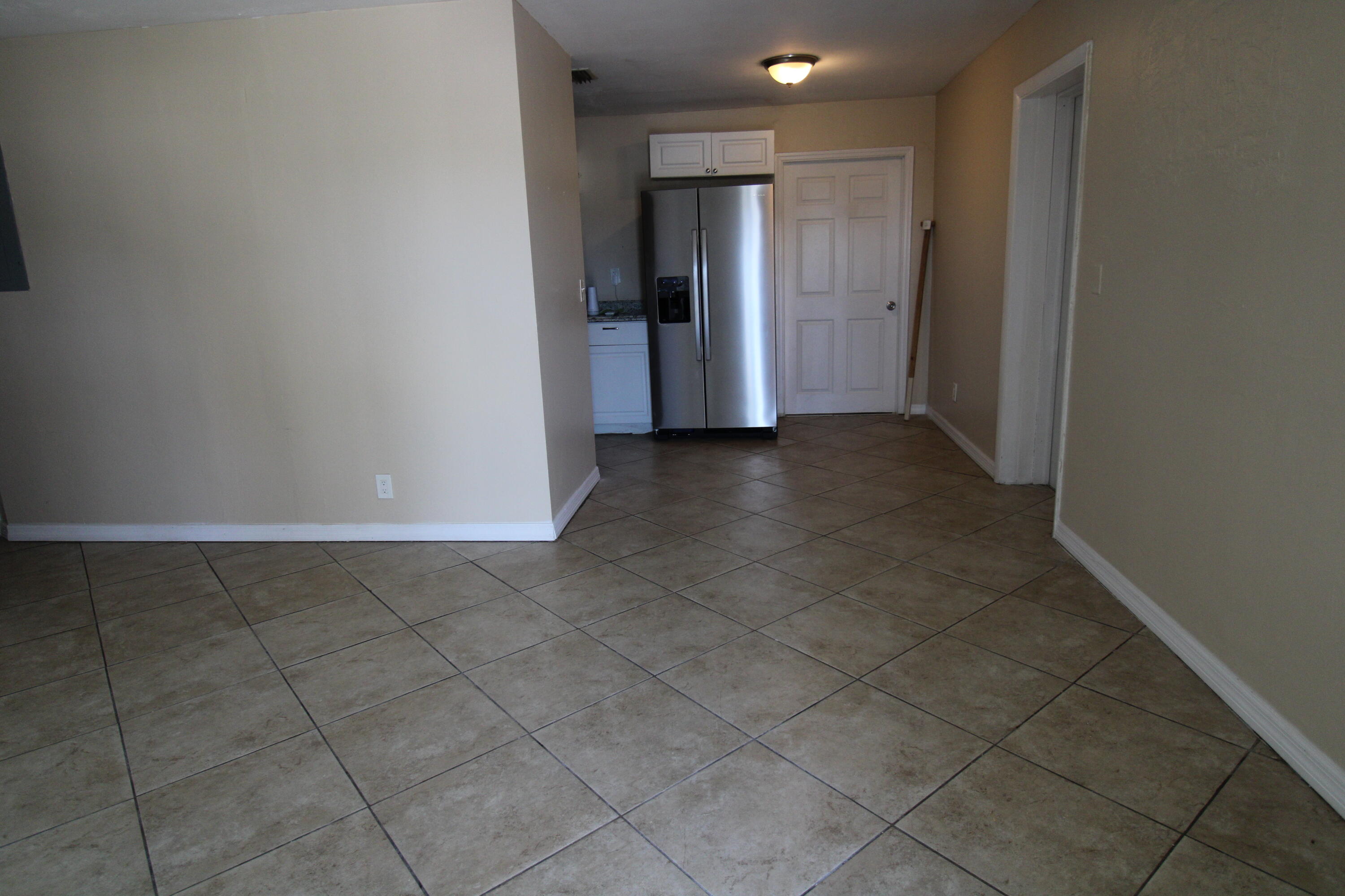 1580 Evergreen Court Riviera Beach, FL 33404 - Photo 7 of 19 IMG_0142