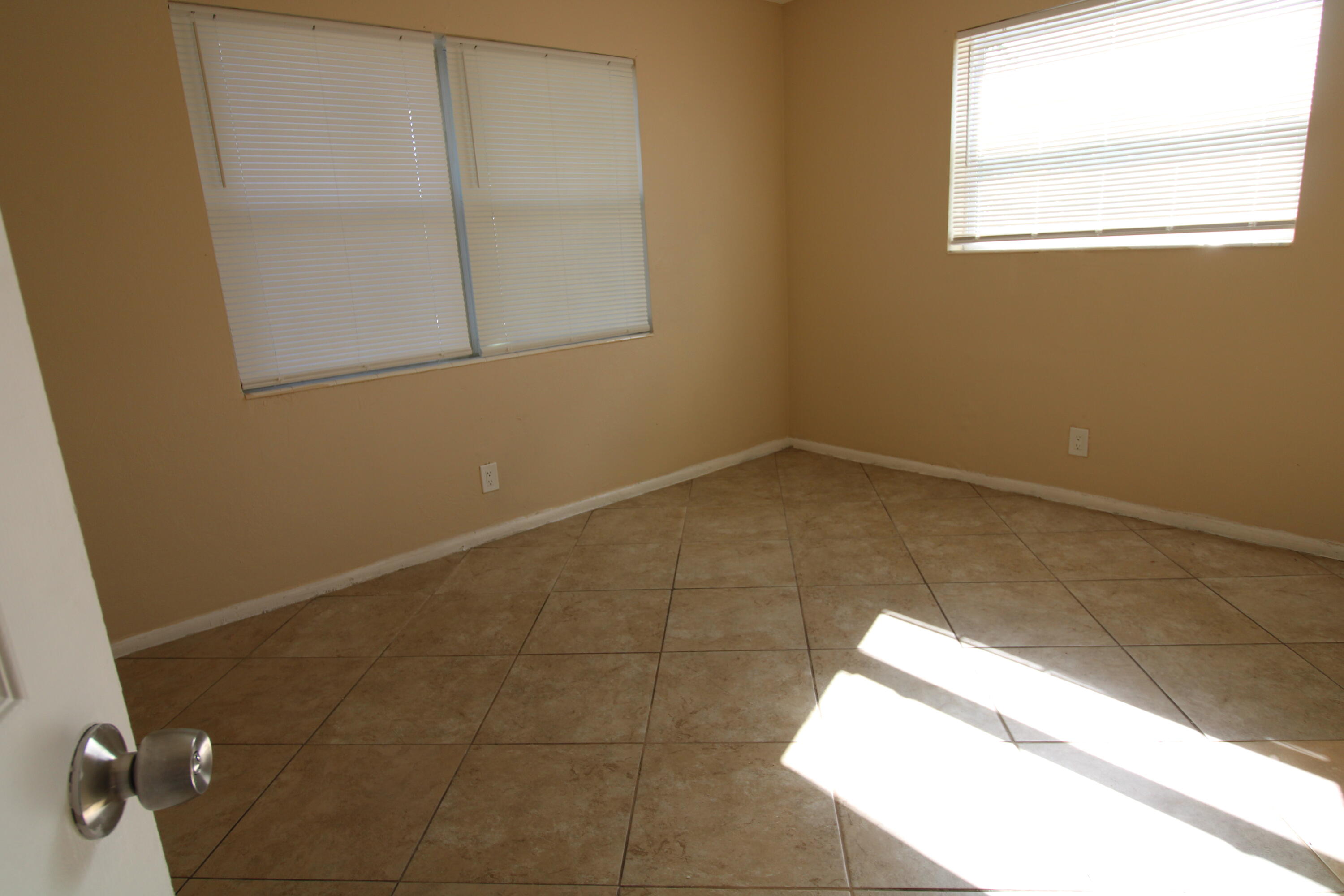 1580 Evergreen Court Riviera Beach, FL 33404 - Photo 10 of 19 IMG_0147
