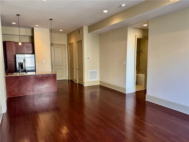 $1,675 | 1201 Canal Street, Unit 425, New Orleans, LA 70112